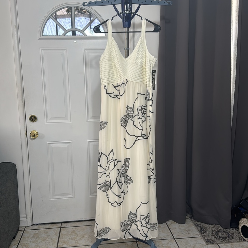 RB Collection New York Boho Floral Maxi Dress Cream Flowy Pleats  Size 14 NWT